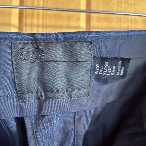 ASOS DESIGN Tall slim crop smart pants in blue seersucker check - Picture 7 of 9